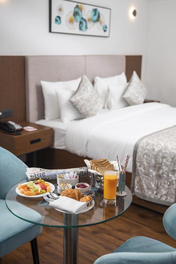 Ramee International Surat Hotel ภายนอก รูปภาพ