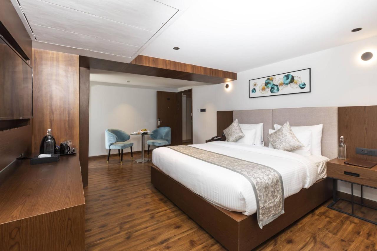 Ramee International Surat Hotel ภายนอก รูปภาพ
