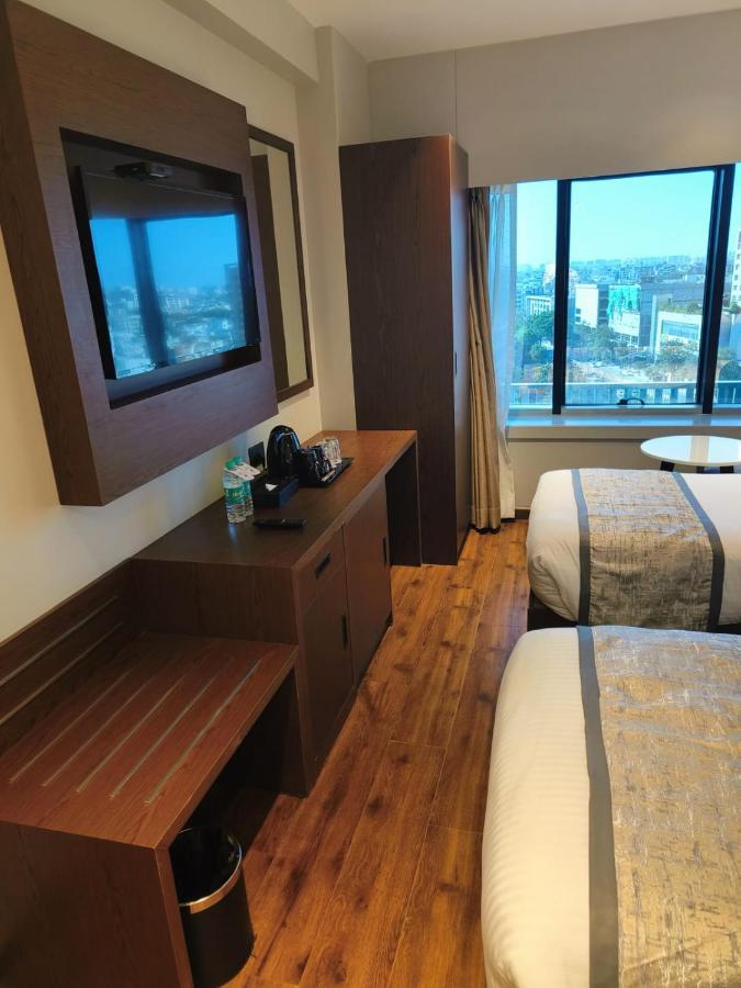 Ramee International Surat Hotel ภายนอก รูปภาพ