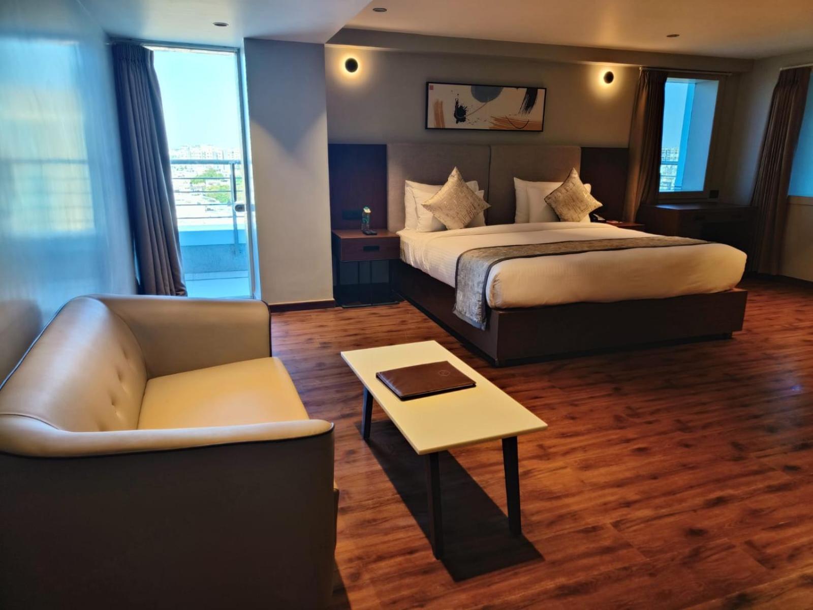 Ramee International Surat Hotel ภายนอก รูปภาพ