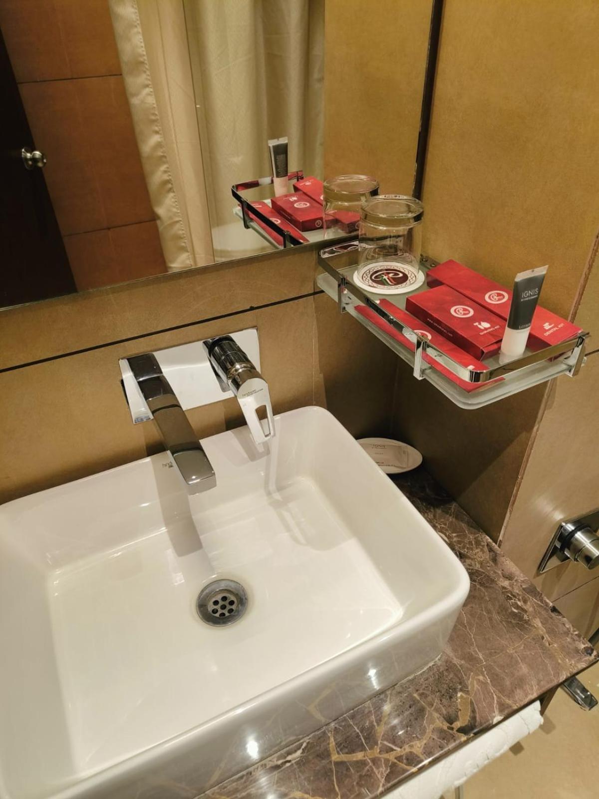 Ramee International Surat Hotel ภายนอก รูปภาพ