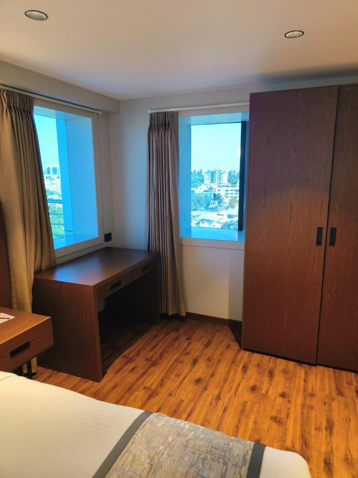 Ramee International Surat Hotel ภายนอก รูปภาพ