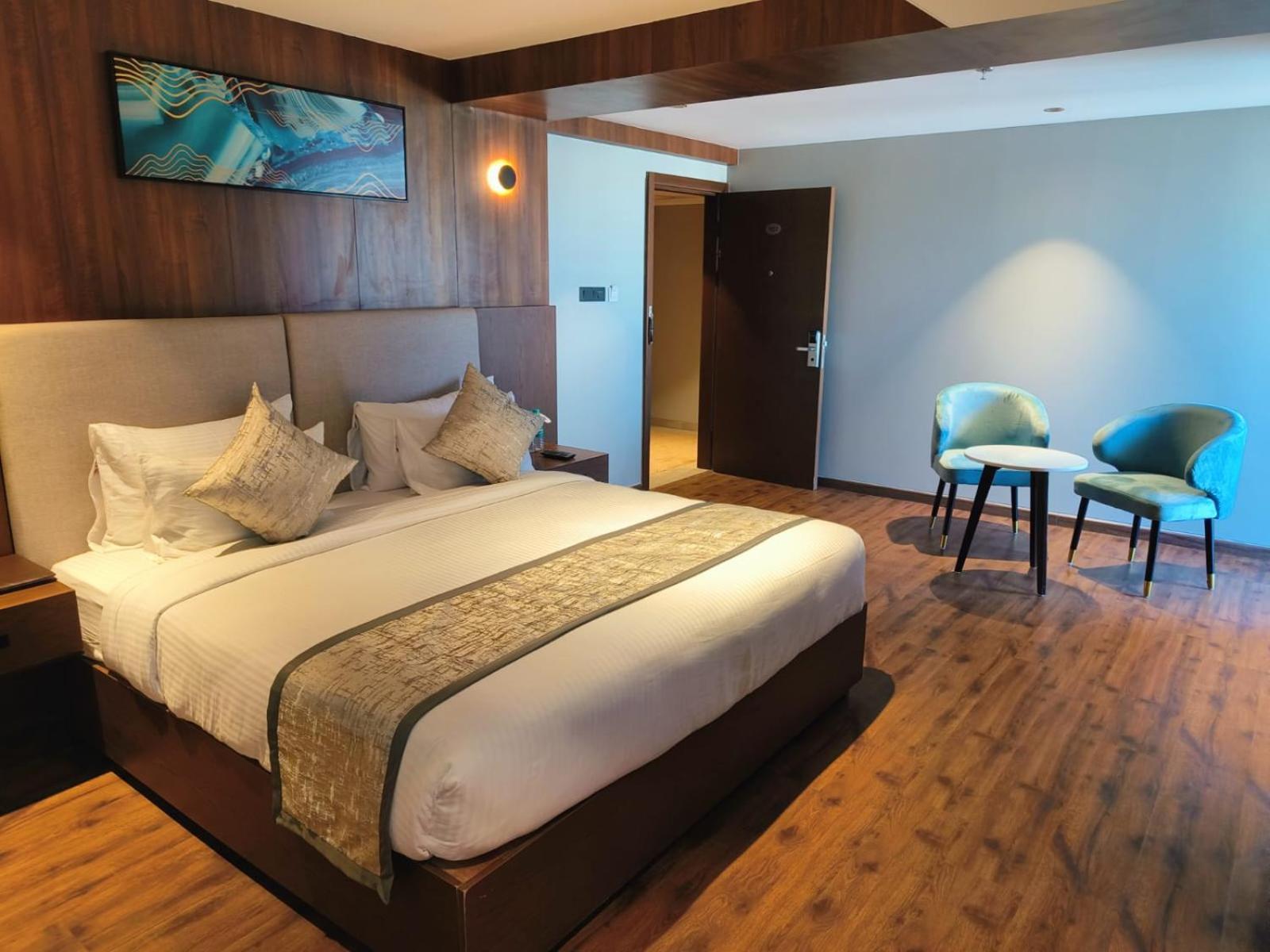 Ramee International Surat Hotel ภายนอก รูปภาพ